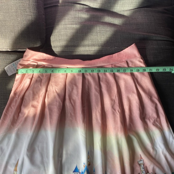 Happily Ever After Skirt w Pockets - Picture 6 of 7
